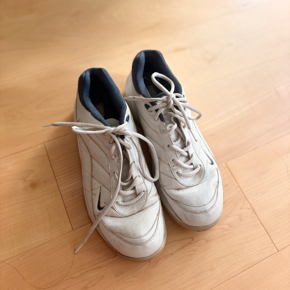 Nike Air Golf Shoes - Picture 3 of 4